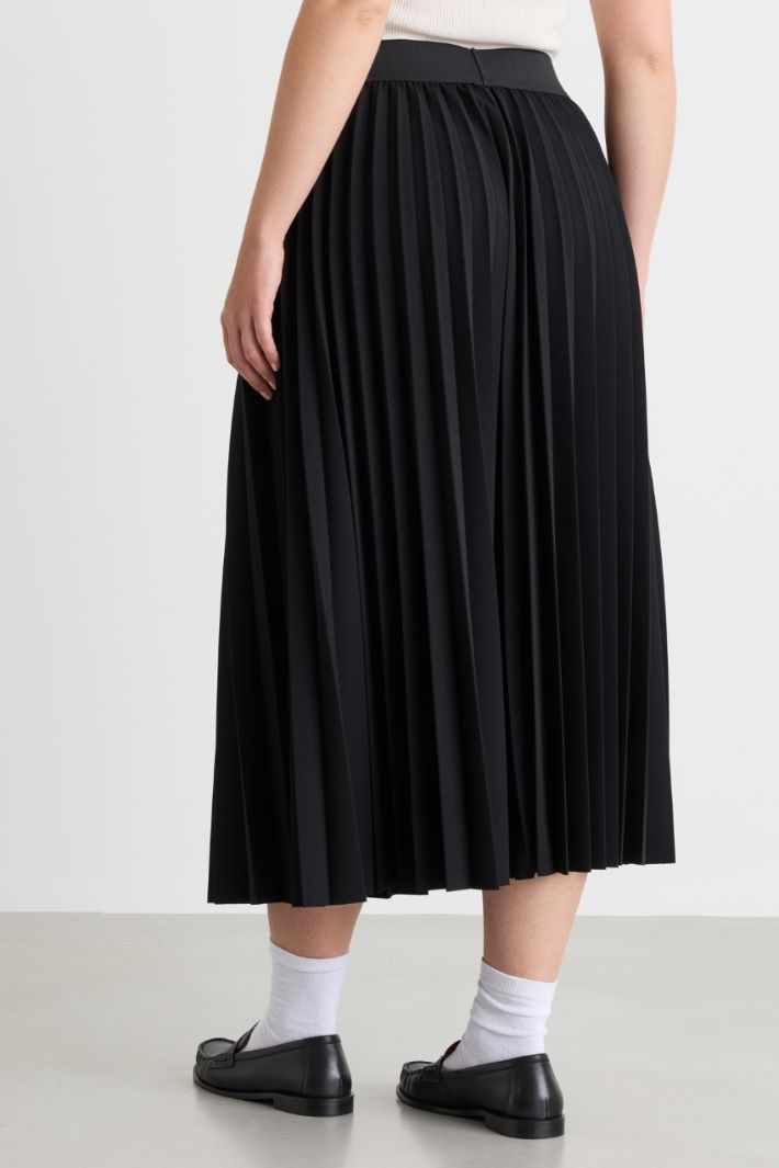 Long pleated jersey skirt - BLACK - Intrend - 4