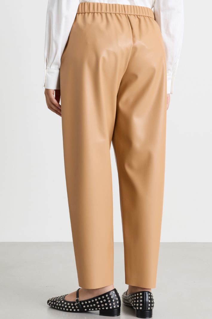 Coated jersey carrot-fit trousers - CAMEL - Intrend - 4