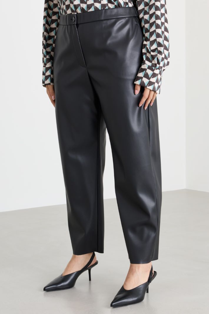 Coated jersey carrot-fit trousers - BLACK - Intrend - 2