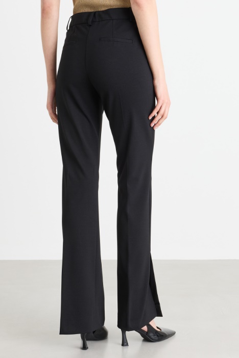 Pantalone in jersey con spacco