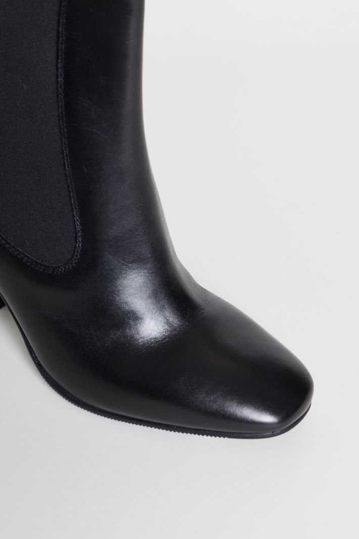 Heeled Chelsea Boots - BLACK - Intrend - 4