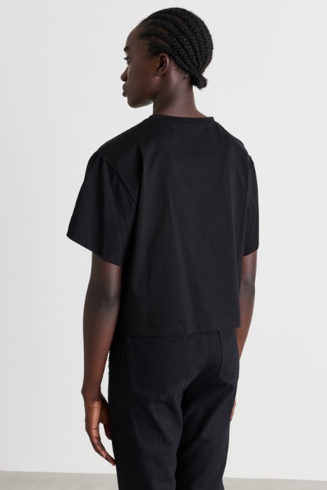 T-shirt crop con cristalli