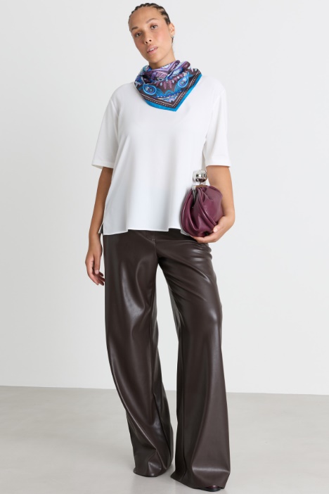T-shirt con piccoli spacchi - Intrend