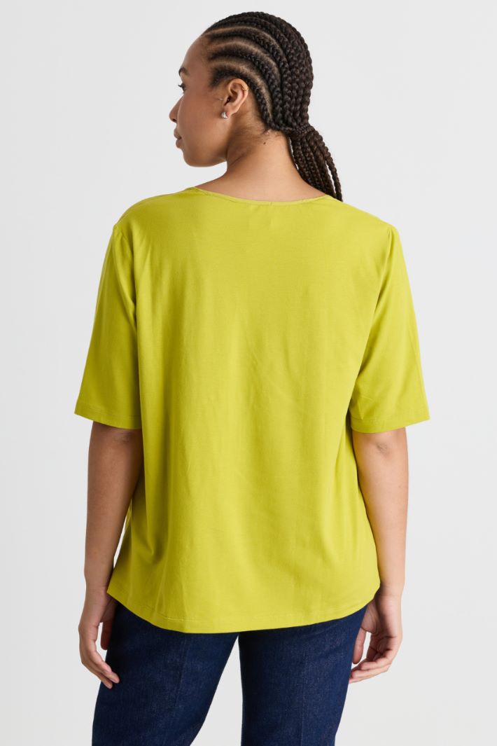 T-shirt con piccoli spacchi - VERDE - Intrend - 4