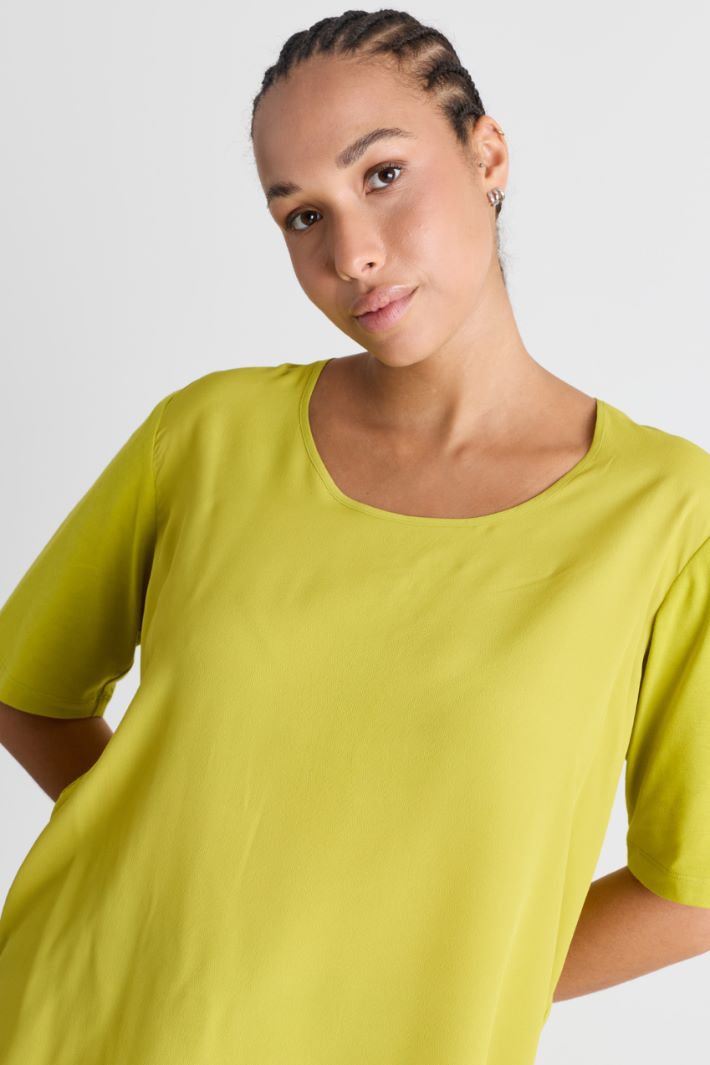 T-shirt con piccoli spacchi - VERDE - Intrend - 3