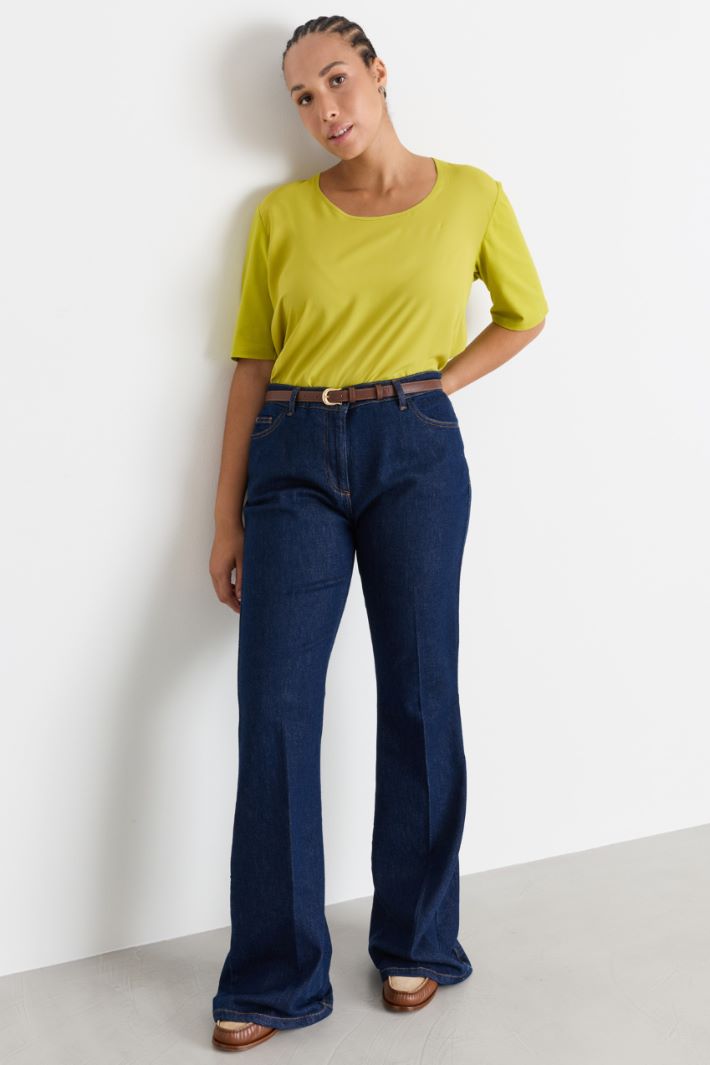 T-shirt con piccoli spacchi - VERDE - Intrend