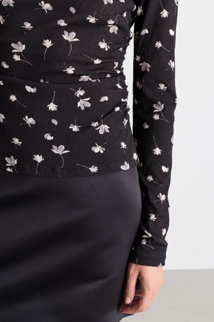 T-shirt in jersey tulle stampato - NERO BIANCO - Intrend - 3