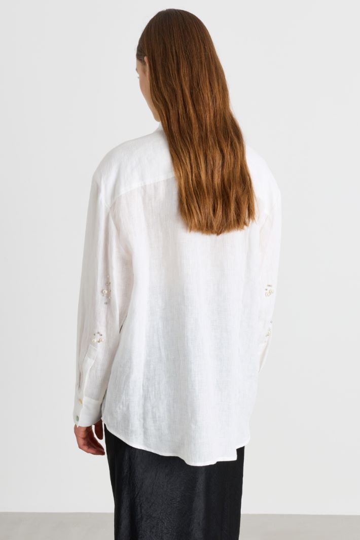 Camicia ampia con perle e borchie - BIANCO - Intrend - 4