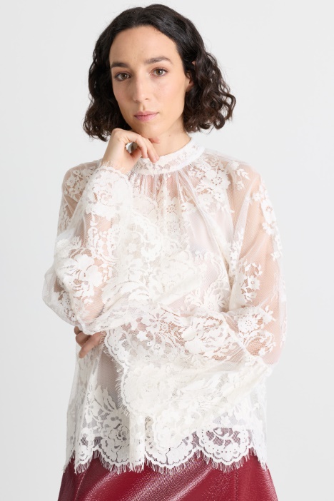 Blusa in pizzo chantilly smerlato - Intrend