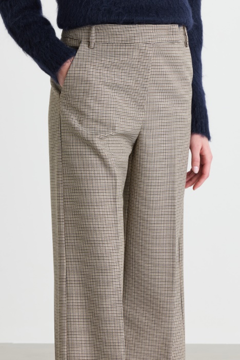 Pantalone ampio e stretch