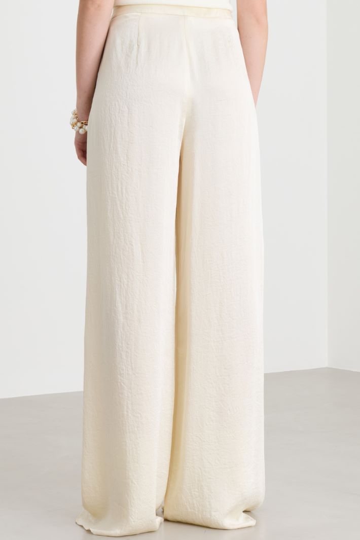 Wide-leg crinkle twill trousers - WHITE - Intrend - 4