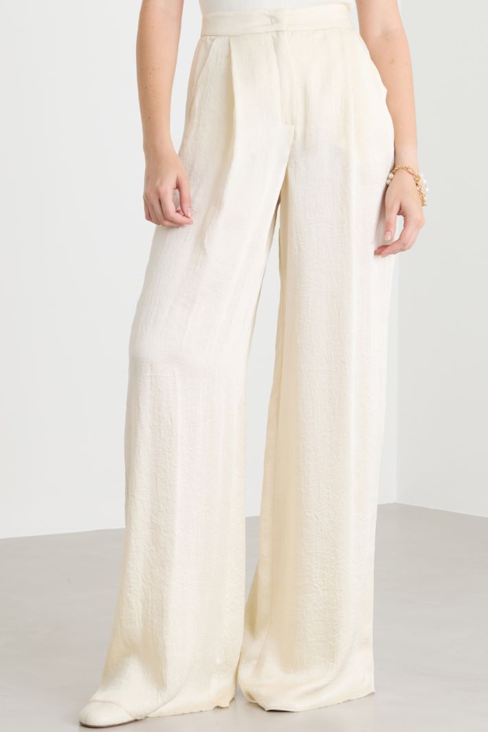 Wide-leg crinkle twill trousers - WHITE - Intrend - 2