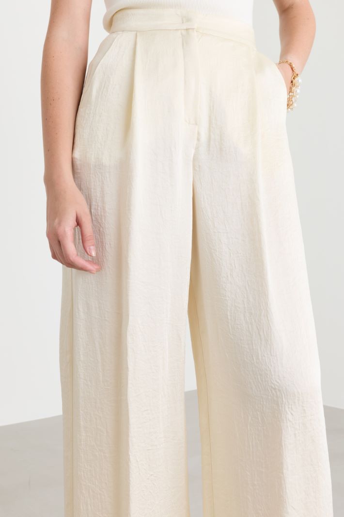 Wide-leg crinkle twill trousers - WHITE - Intrend - 3