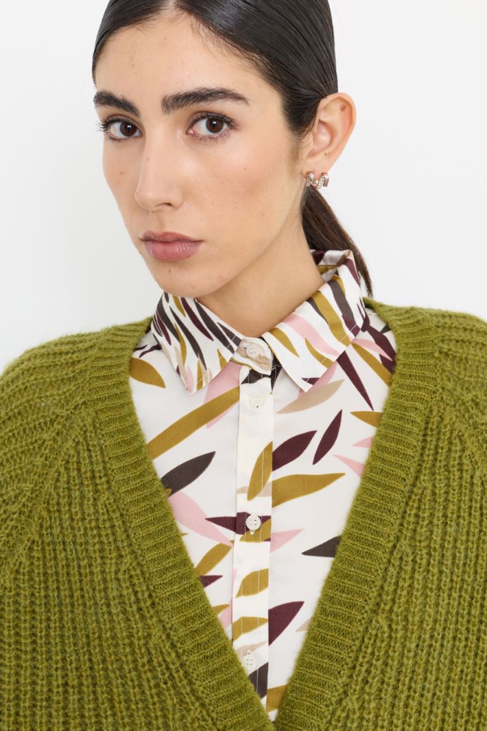 Wide V-neck cardigan - GREEN - Intrend - 3