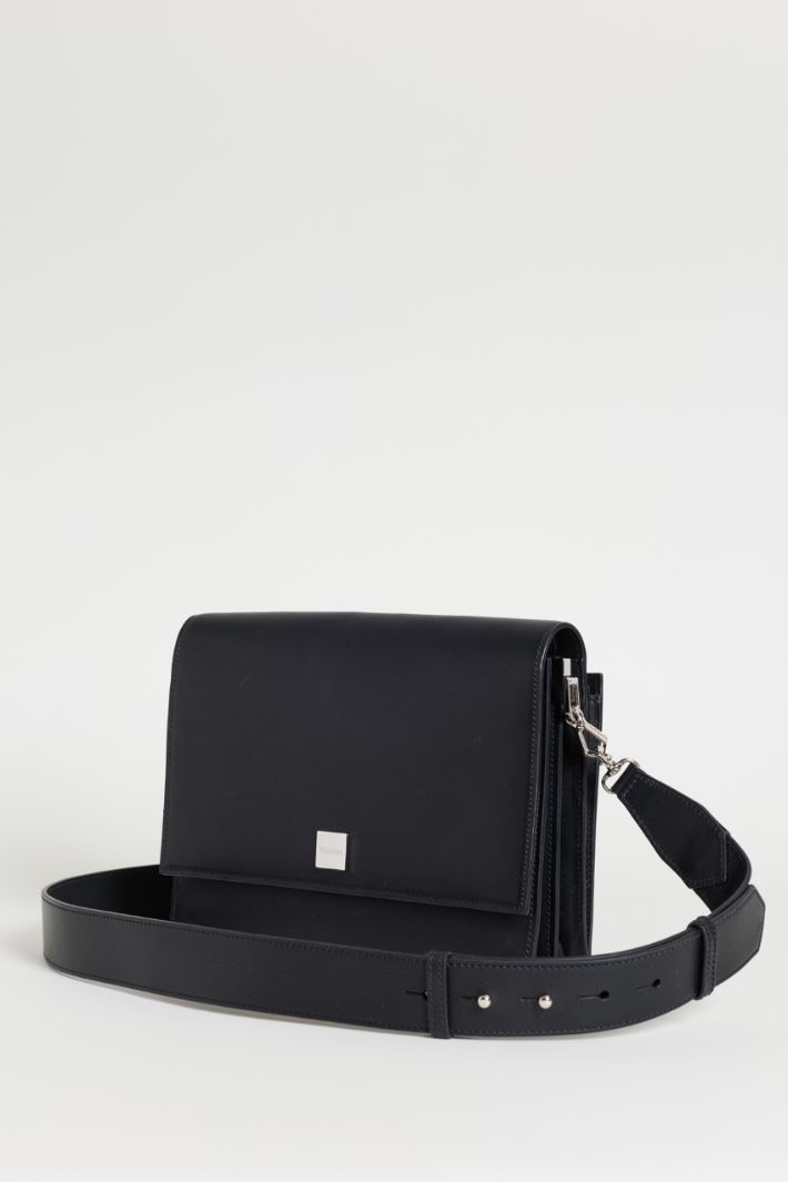 Leather Crossbody Bag - BLACK - Intrend - 2