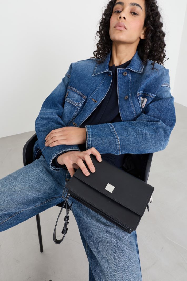 Small leather crossbody bag - BLACK - Intrend - 5