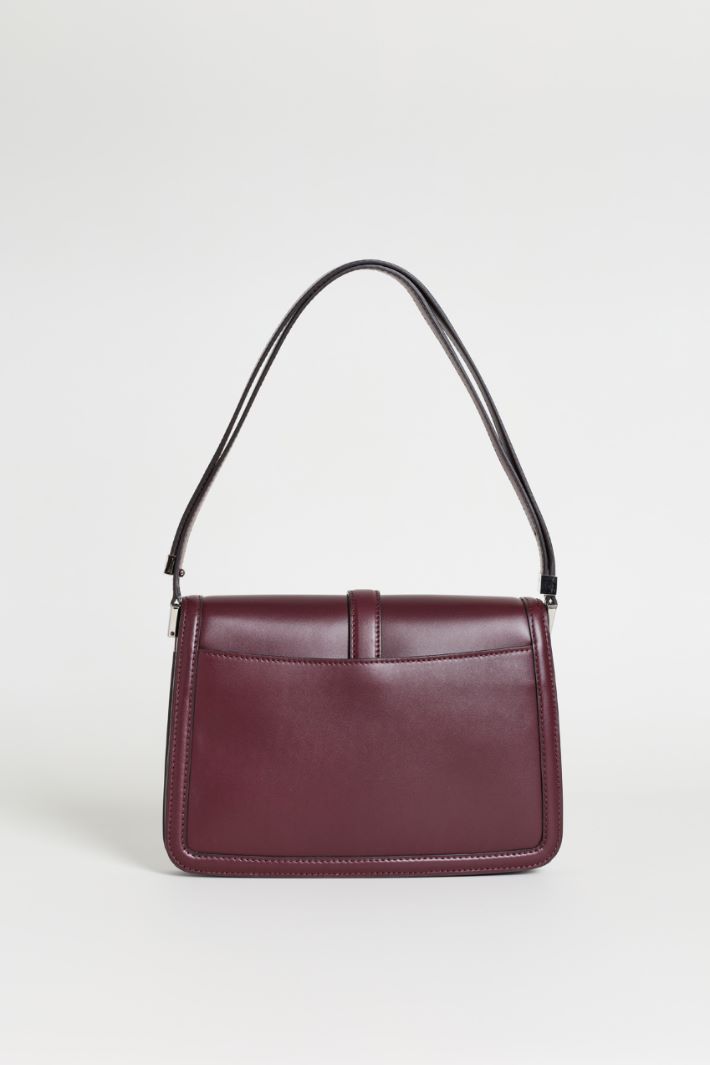 Smooth leather handbag - BORDEAUX - Intrend - 3