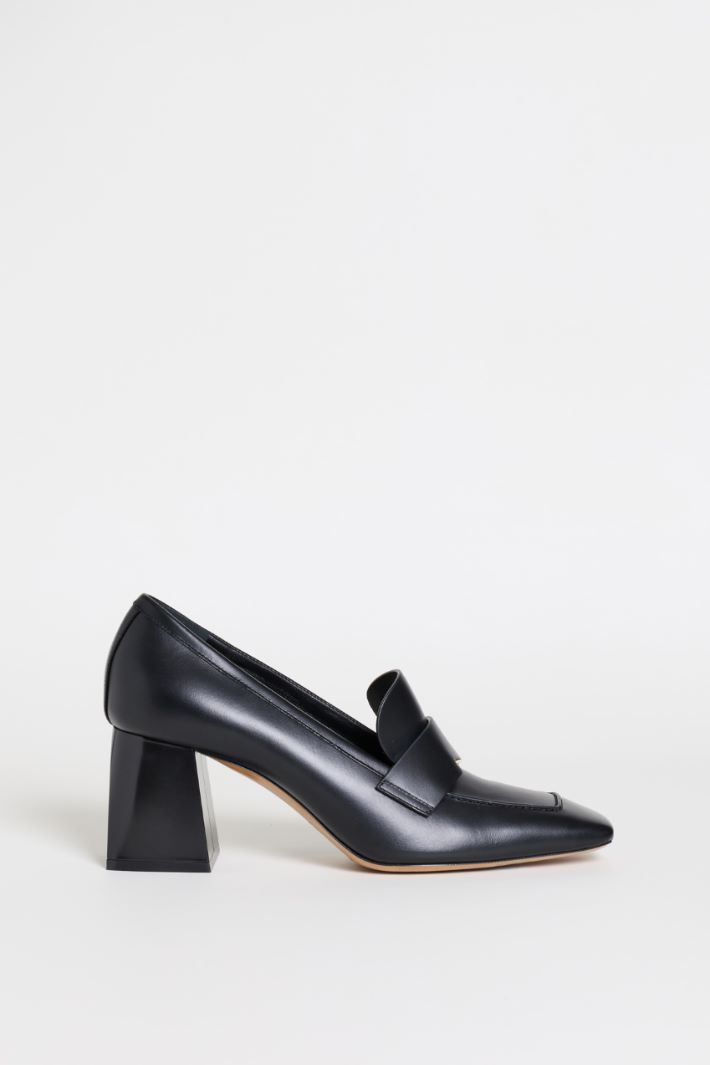 Mocassins à talon en cuir - NOIR - Intrend