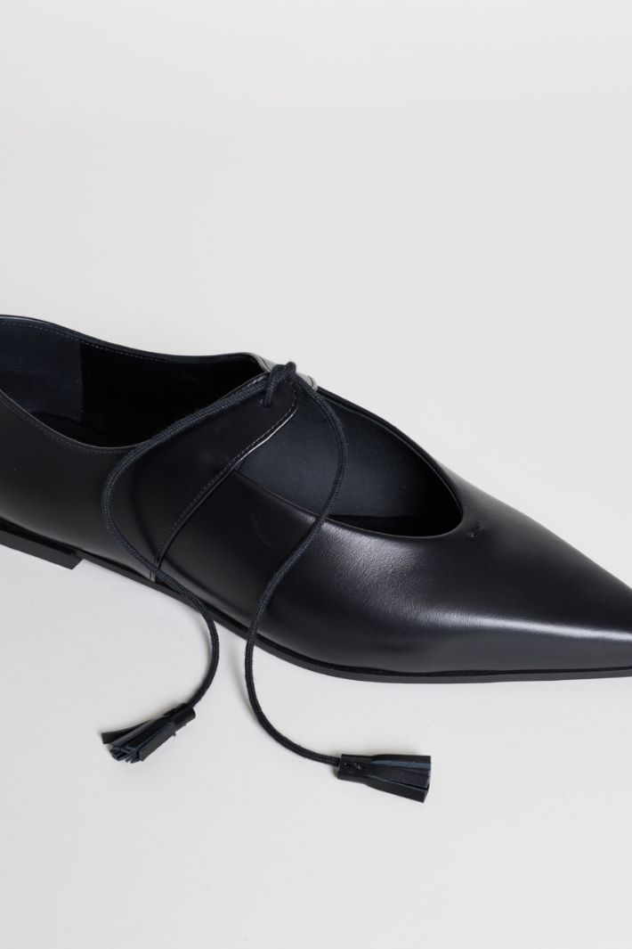 Smooth leather lace-up ballet flats - BLACK - Intrend - 4