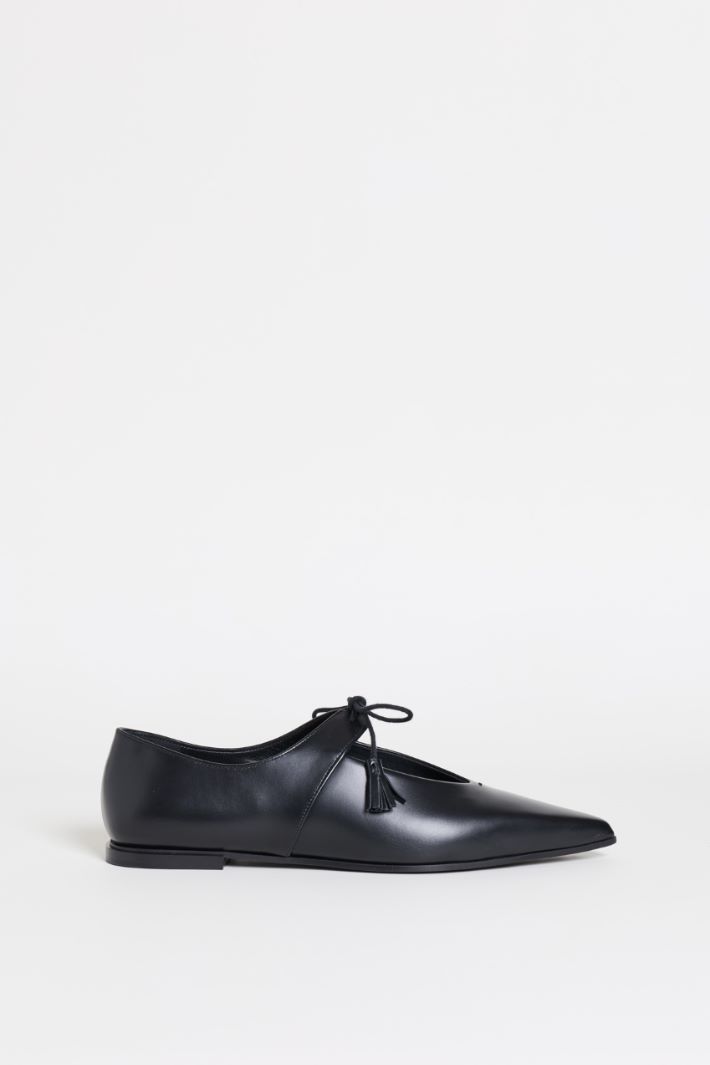 Smooth leather lace-up ballet flats - BLACK - Intrend