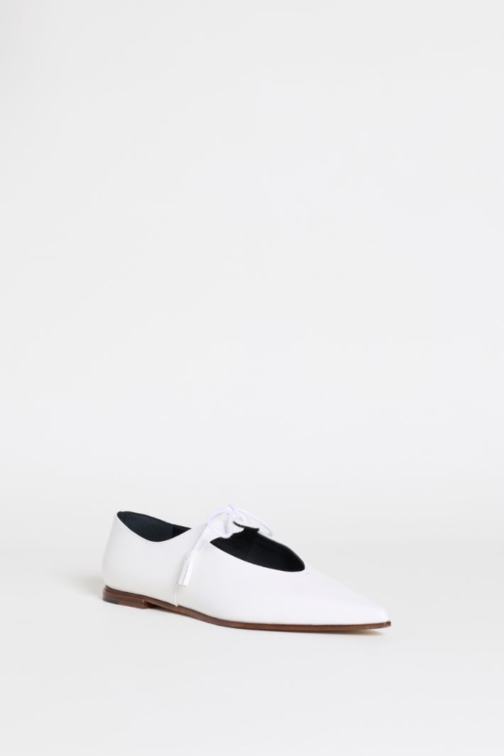 Smooth leather lace-up ballet flats - WHITE - Intrend - 2