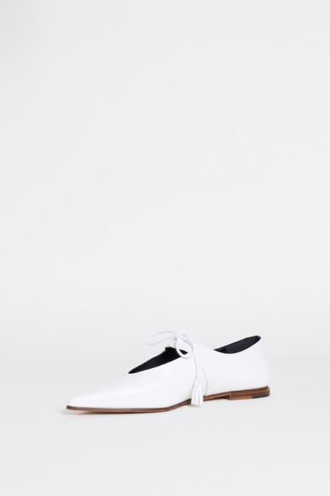 Ballerine con lacci in pelle liscia