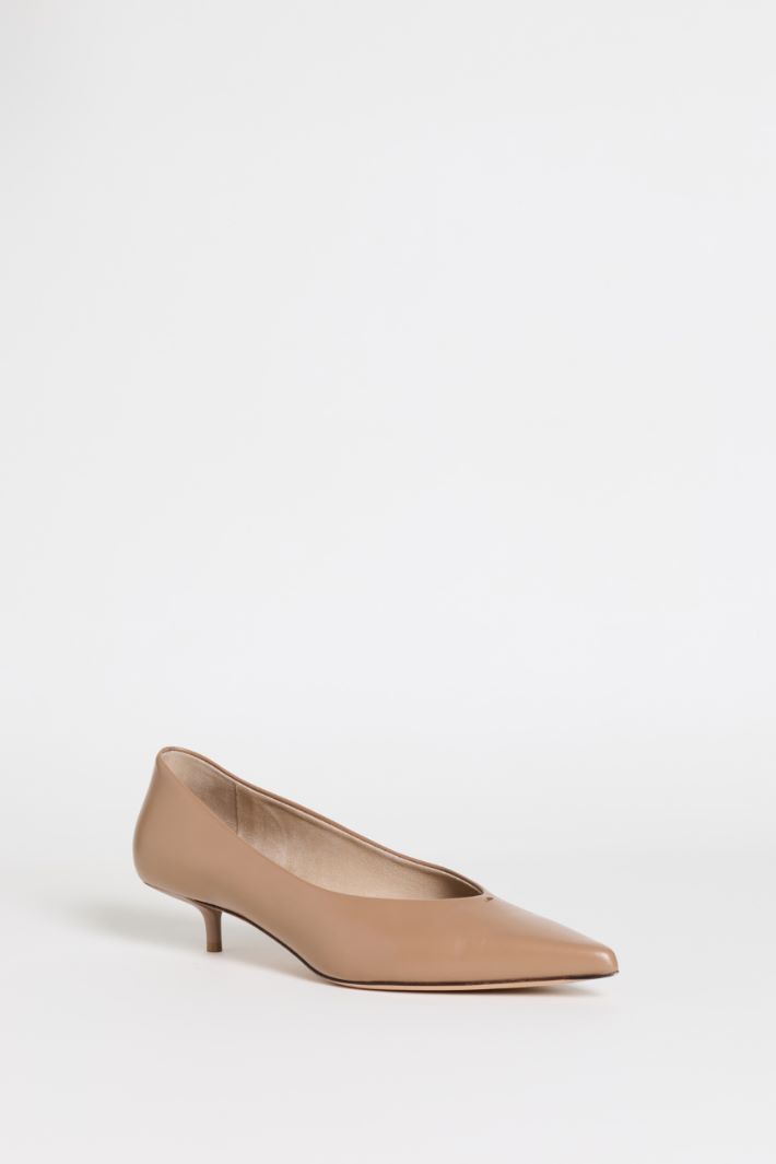 Leather kitten-heel pumps - CAMEL - Intrend - 2
