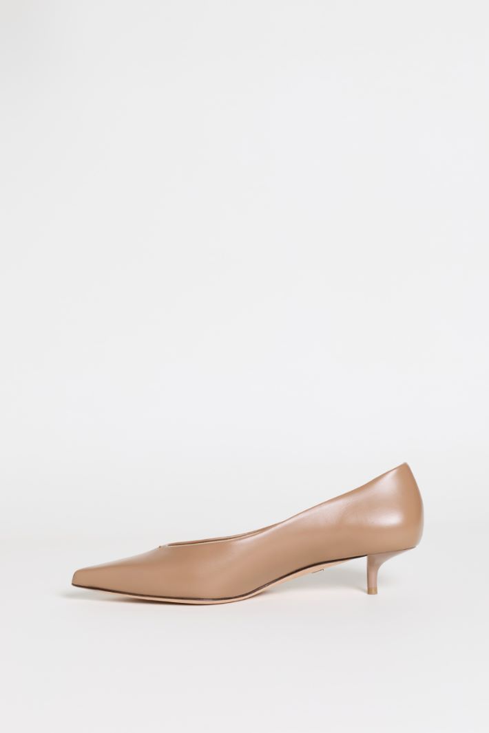Leather kitten-heel pumps - CAMEL - Intrend - 3