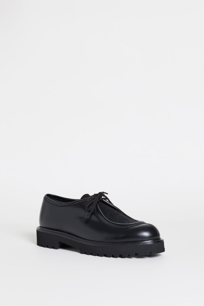 Polished leather lace-ups - BLACK - Intrend - 2
