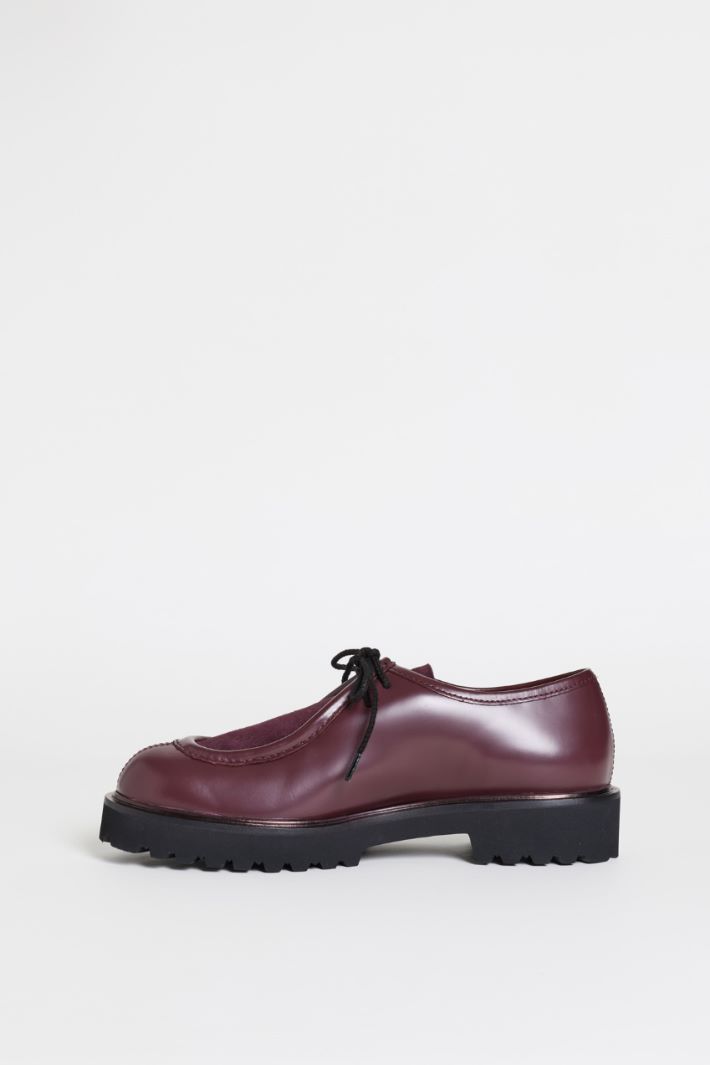 Polished leather lace-ups - BORDEAUX - Intrend - 3