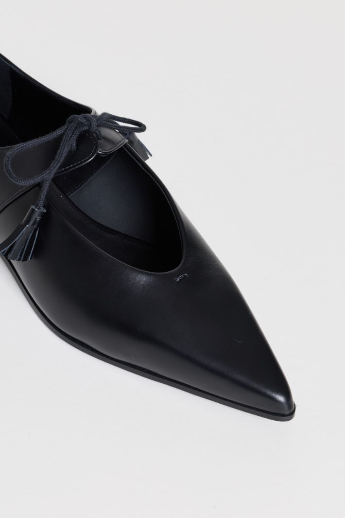 Smooth leather lace-up ballet flats - BLACK - Intrend - 4