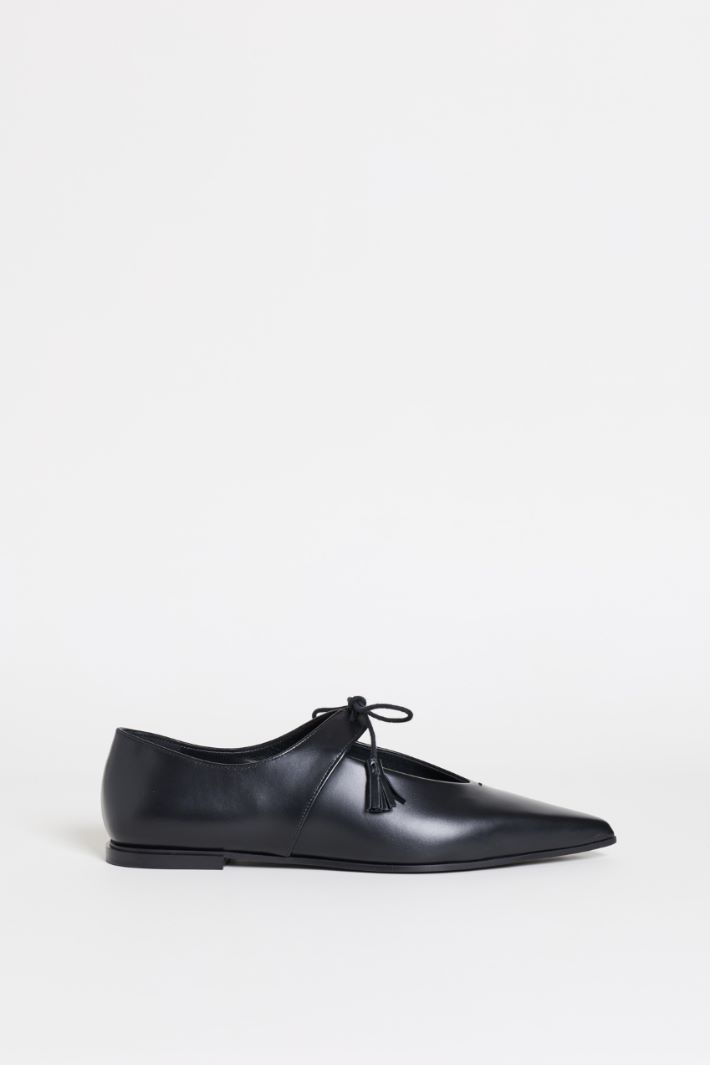 Smooth leather lace-up ballet flats - BLACK - Intrend