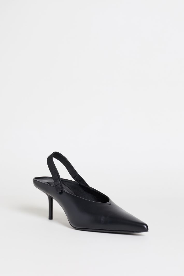 Leather Court Shoes with Strap Detail - BLACK - Intrend - 2