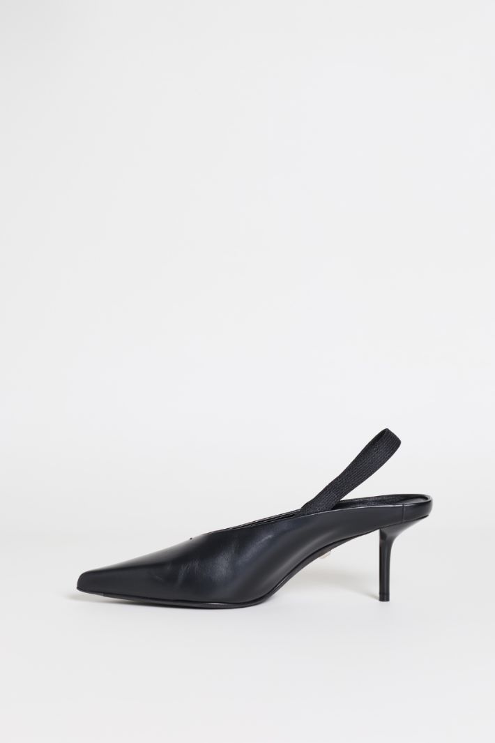 Leather Court Shoes with Strap Detail - BLACK - Intrend - 3