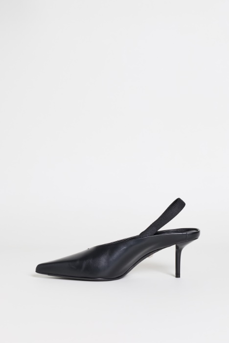 Décolleté in pelle con cinturino