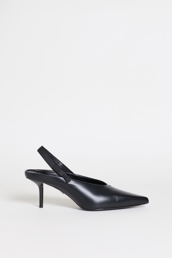 Leather Court Shoes with Strap Detail - BLACK - Intrend