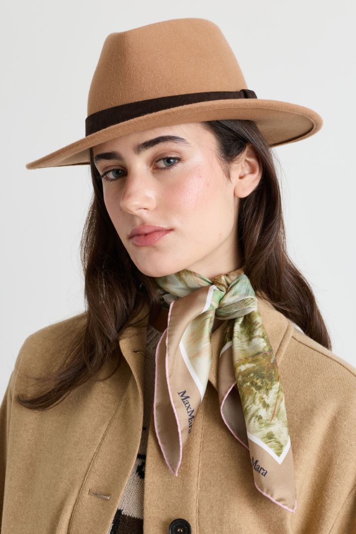 Printed silk foulard - CAMEL - Intrend