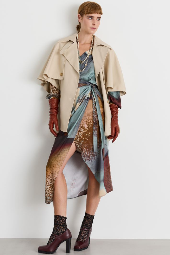 Water-repellent Gabardine Cape - BEIGE - Intrend