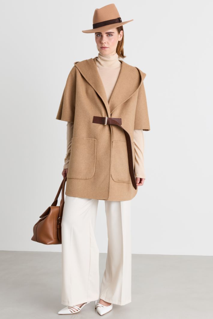 Cape with leather belt - CAMEL - Intrend