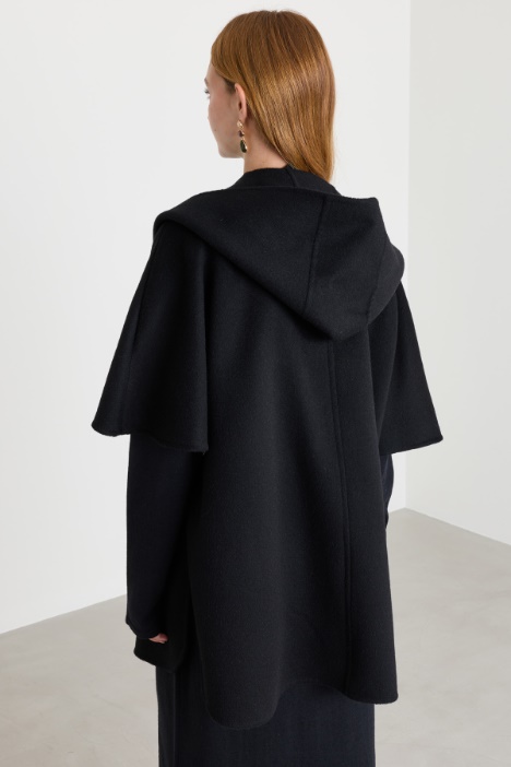 Cappa in drap di puro cammello con cintura in pelle
