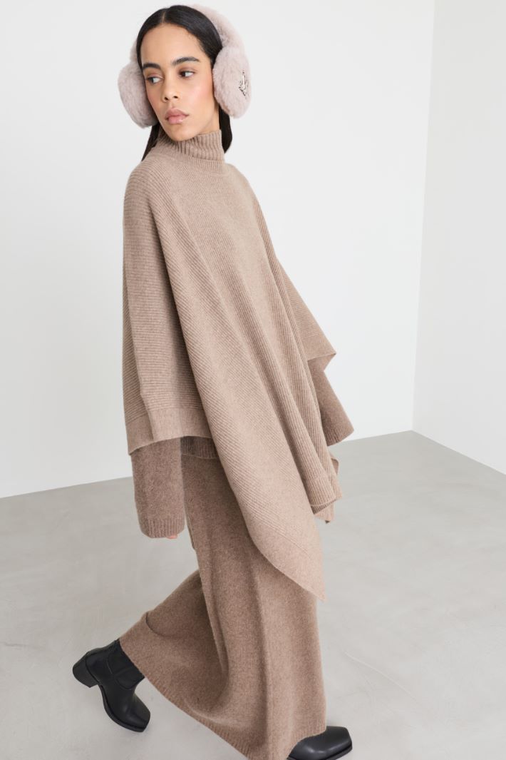 Cashmere cape - CAMEL - Intrend - 3