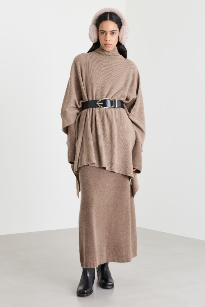 Cashmere cape - CAMEL - Intrend