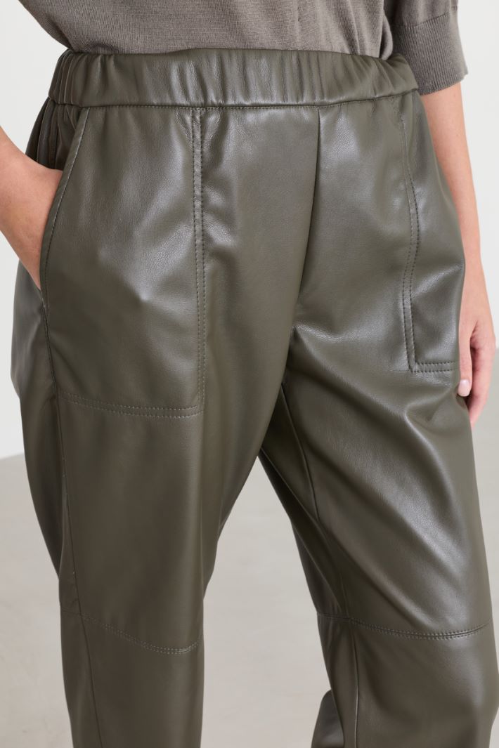 Coated Jersey Carrot-Fit Trousers - GREEN - Intrend - 3