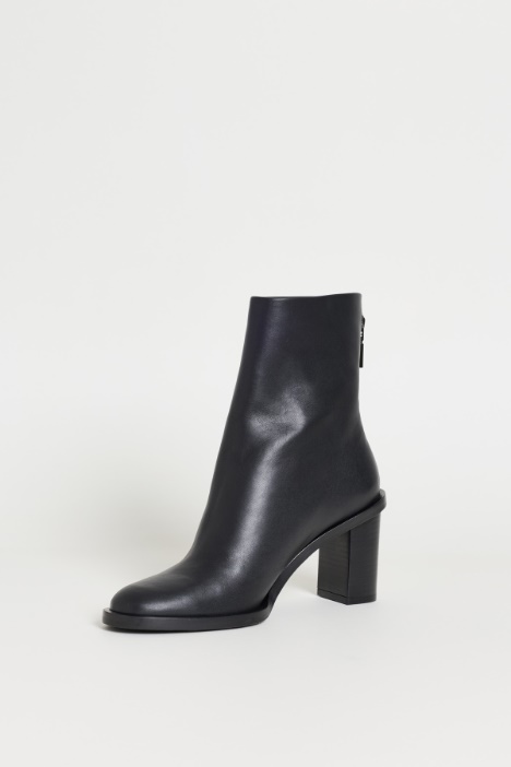 Stivaletto in pelle con zip