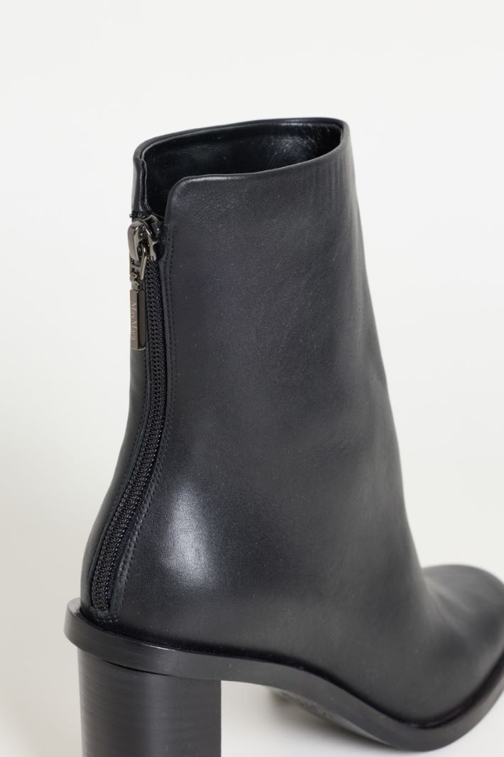 Leather ankle boot with zip - BLACK - Intrend - 4