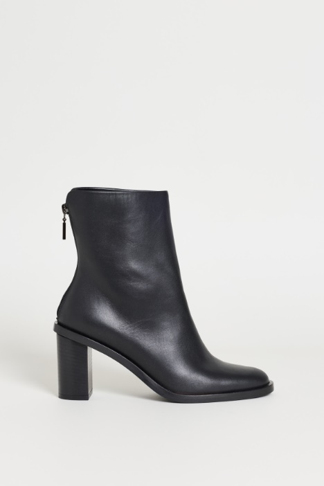 Leather ankle boot with zip - Intrend