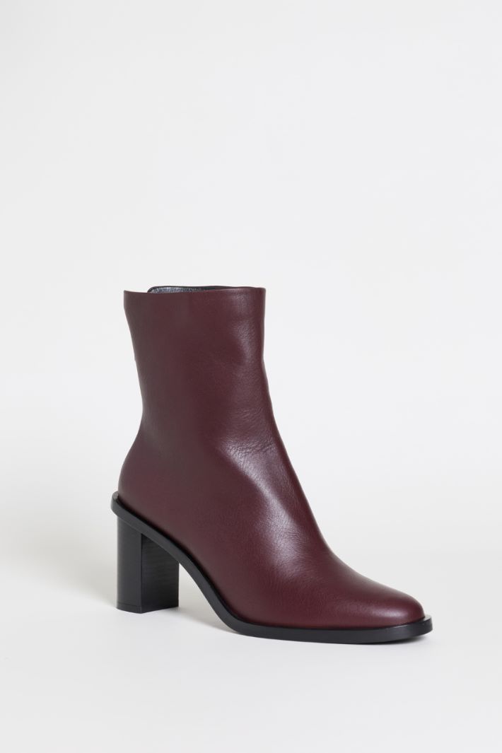 Leather ankle boot with zip - BORDEAUX - Intrend - 2