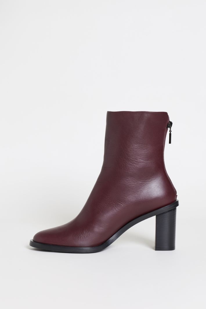 Leather ankle boot with zip - BORDEAUX - Intrend - 3