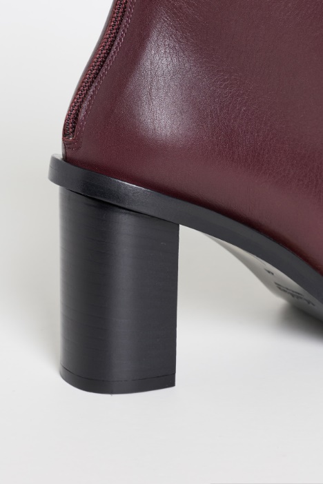 Stivaletto in pelle con zip