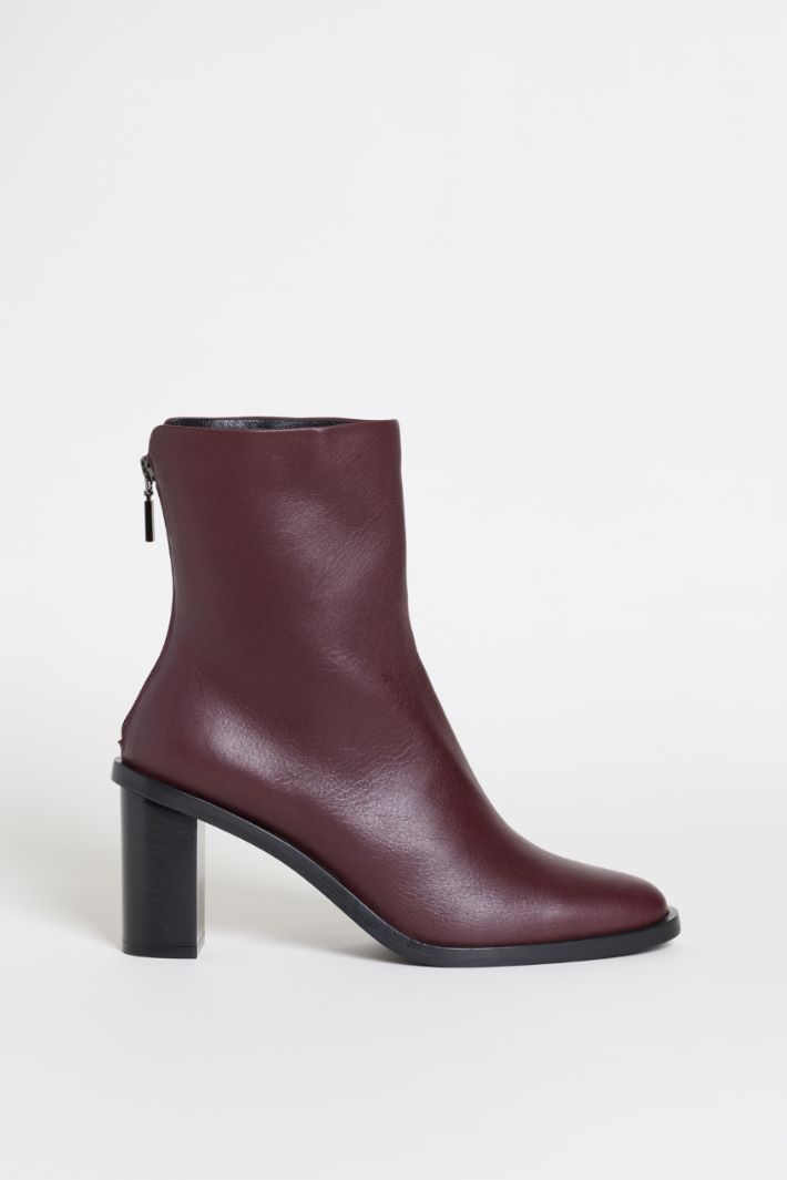 Leather ankle boot with zip - BORDEAUX - Intrend